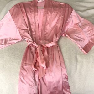 Victoria’s Secret Short Light Pink Satin Robe S/M
